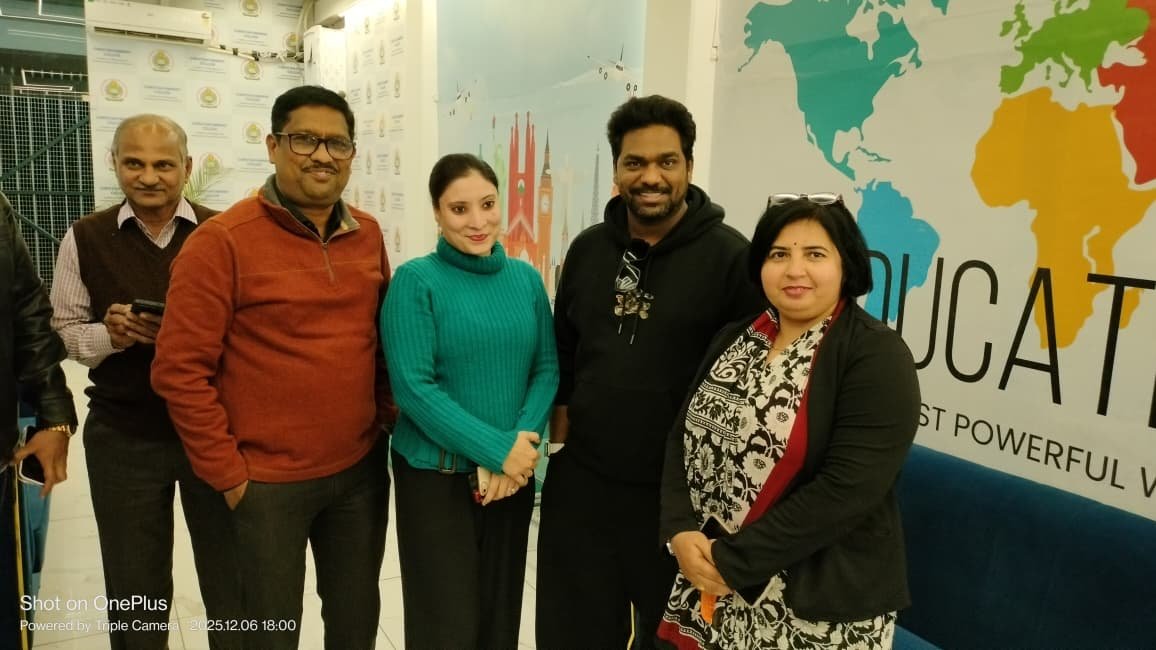 Zakir Khan was a student at Christian Eminent College.